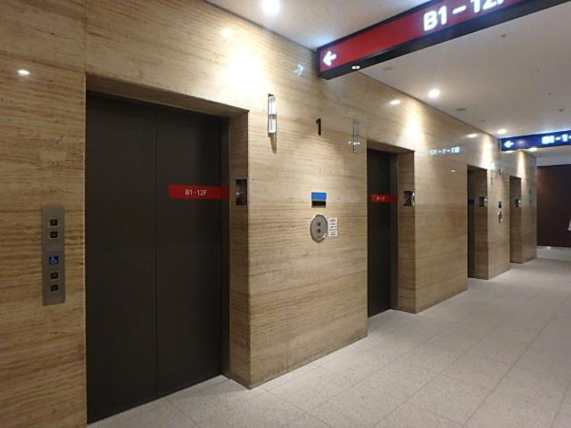 ホール③