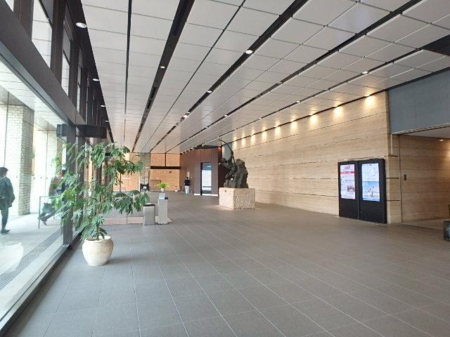 ホール①