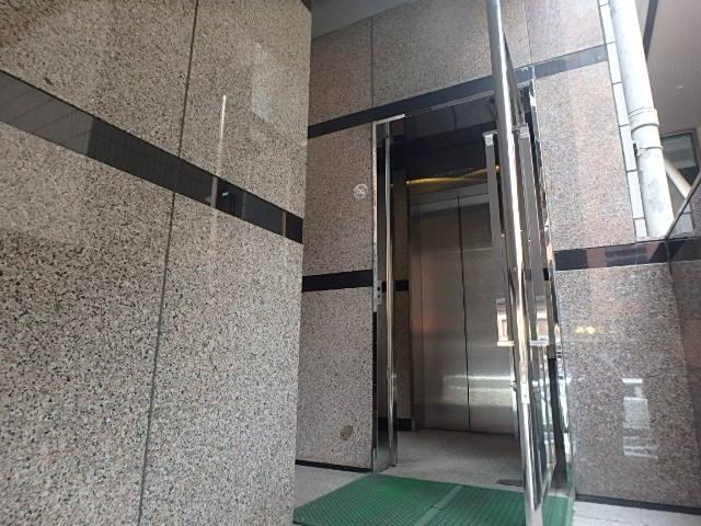 友輪ビルエントランス②