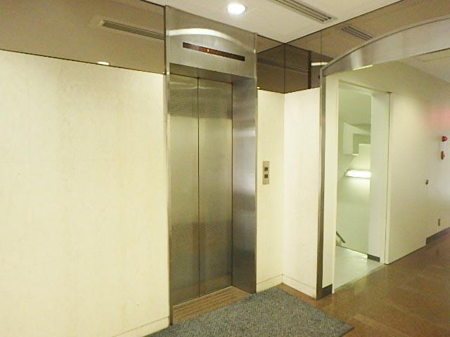 ホール②