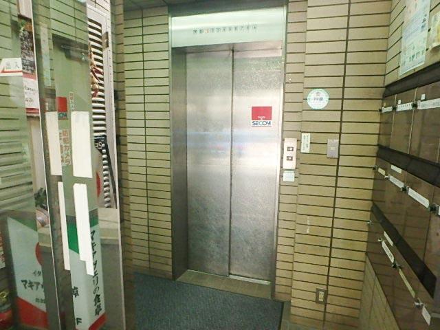 ホール①