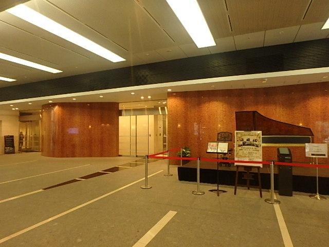 ホール①