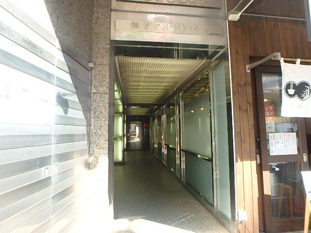 翔和須田町ビルエントランス①