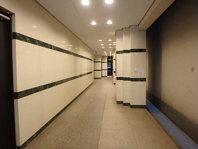 ホール①