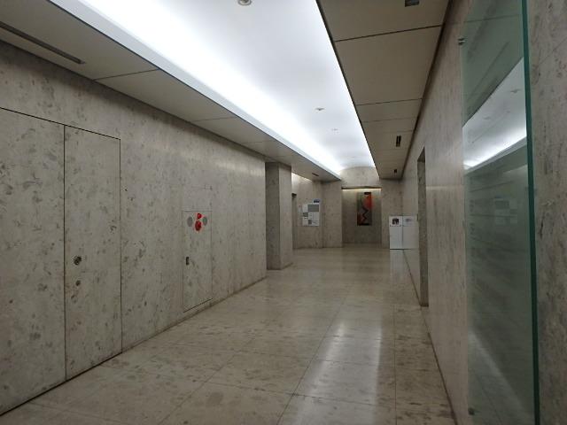 ホール①