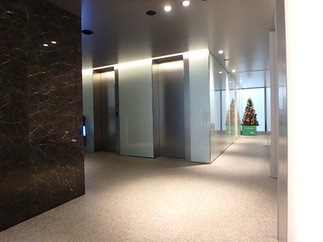 ホール①