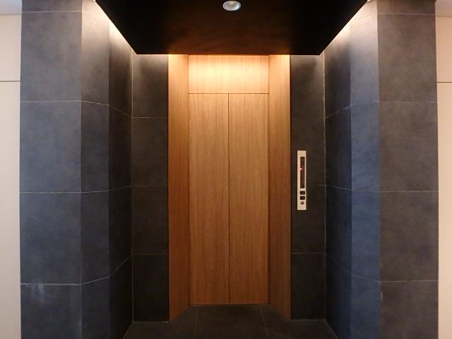ホール③