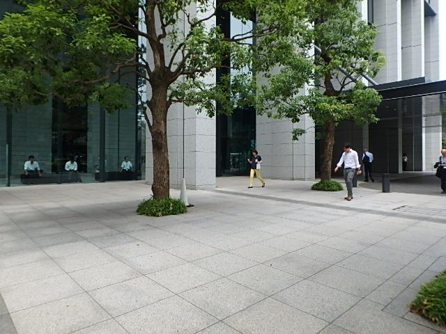 エントランス①