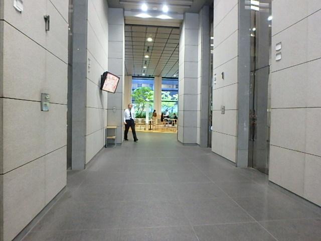 ホール②