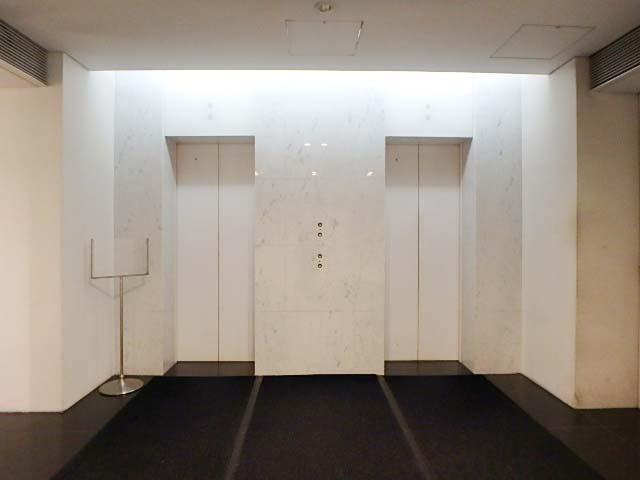 ホール②