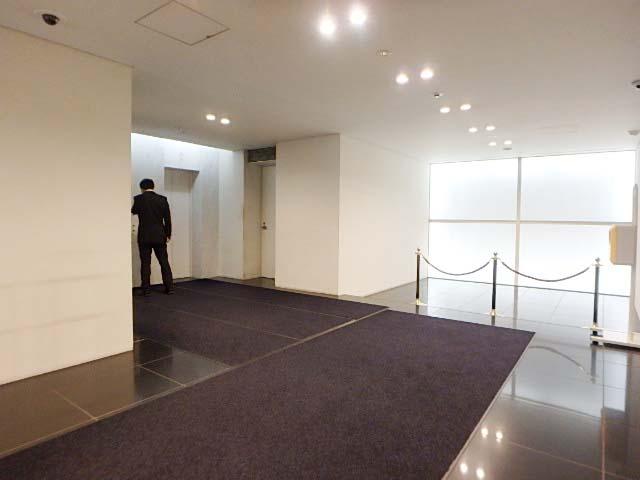 ホール①