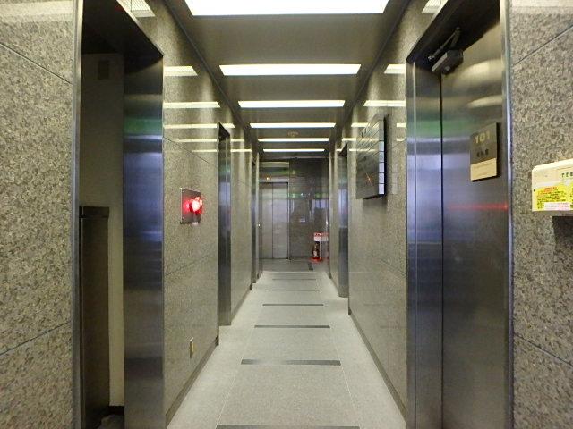 ゆまにビルホール①