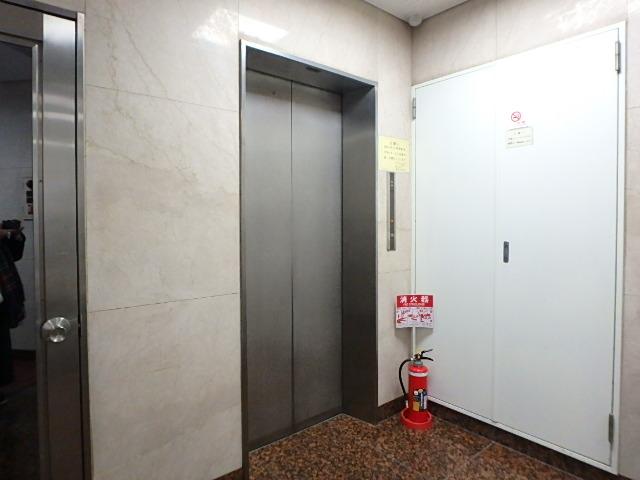 ホール①