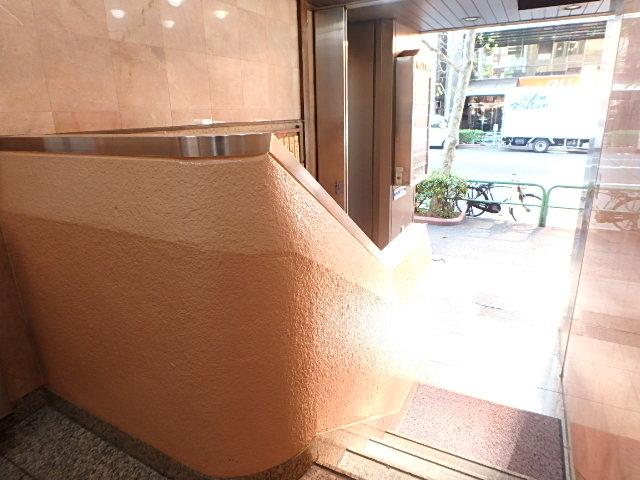 村越ビルホール②