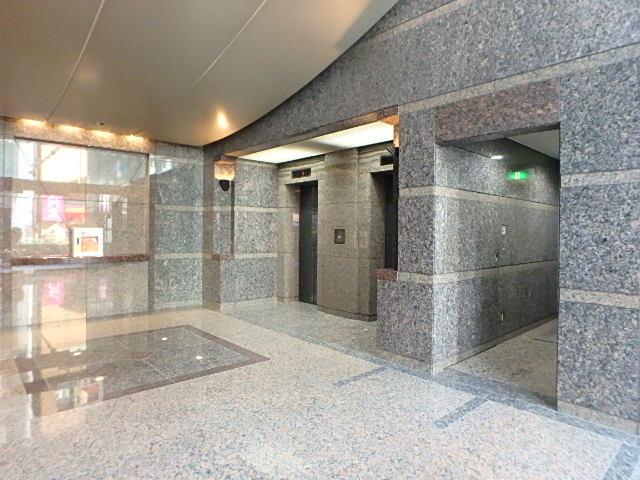 ホール①