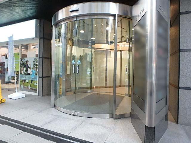 三井ビルエントランス②