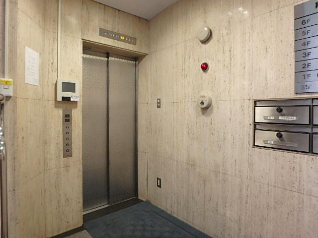 ホール①