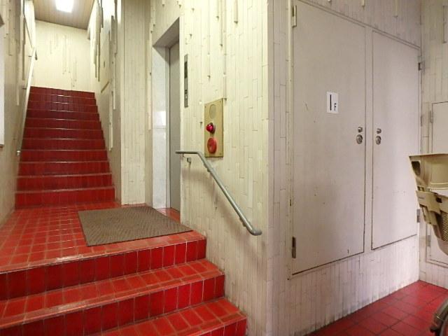 ホール①
