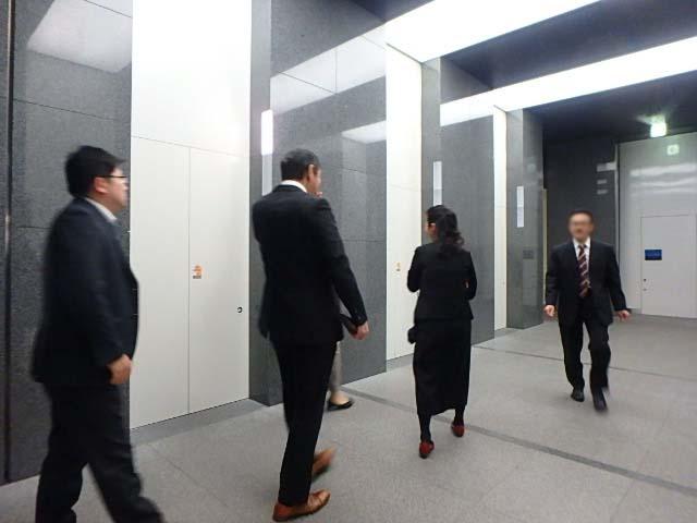 ホール②
