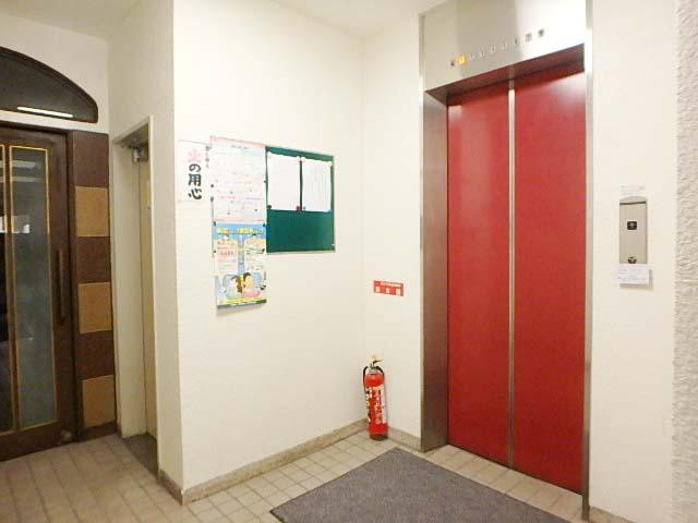 ホール①
