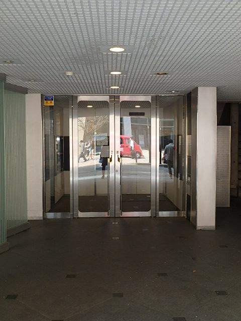 山田ラインビル３エントランス①