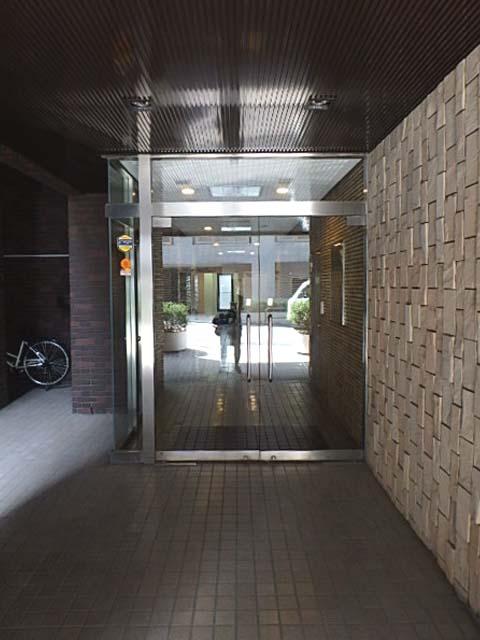岩見ビルエントランス①