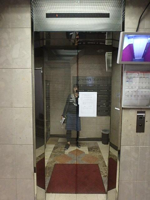 ホール①