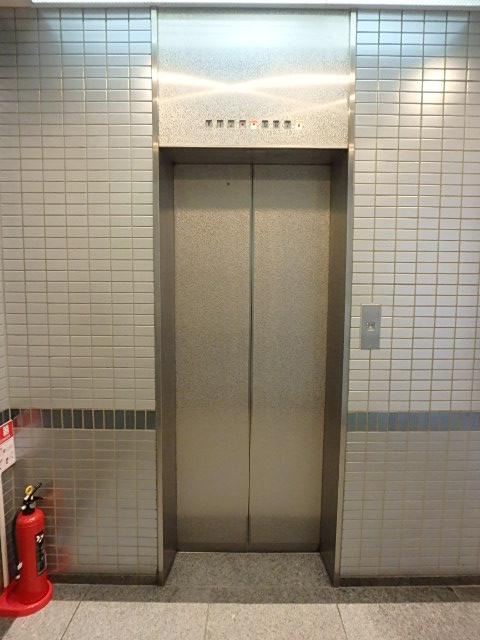 ホール①