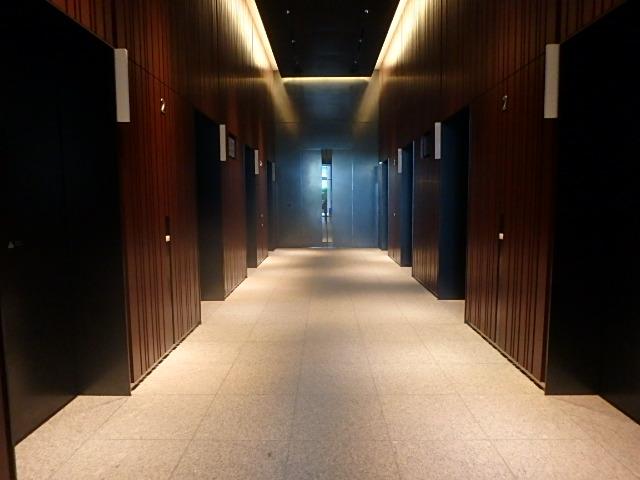 ホール①