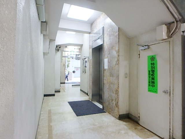 ホール②