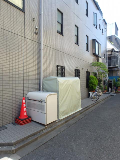 エントランス①