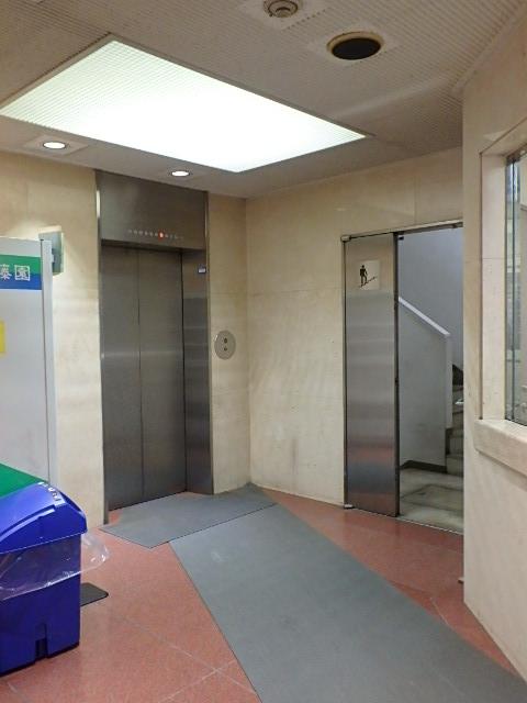 ホール②