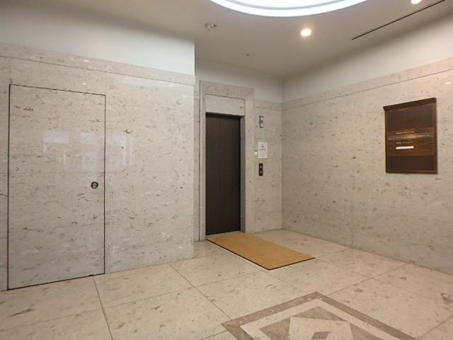 ホール①