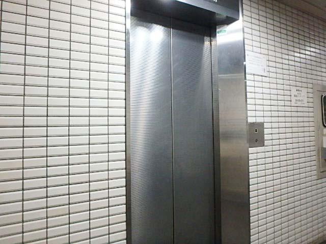 ホール①