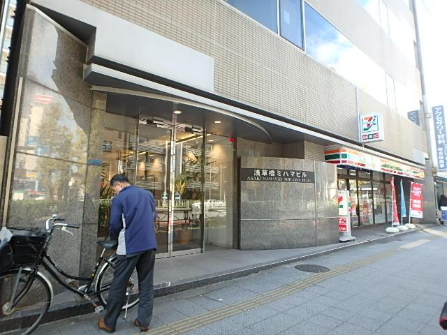 浅草橋ミハマビル本館エントランス①