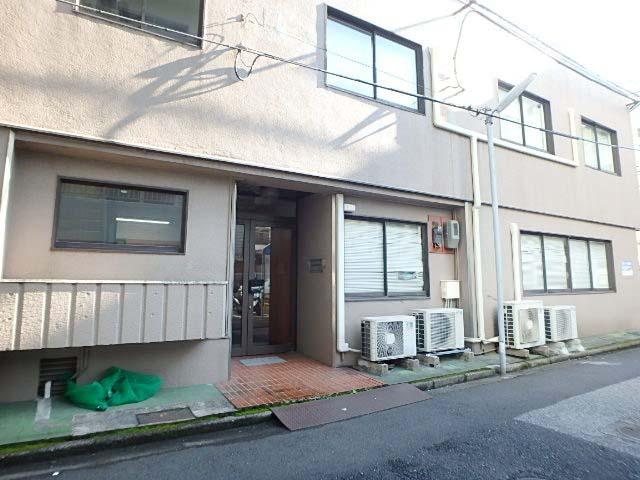 エントランス①