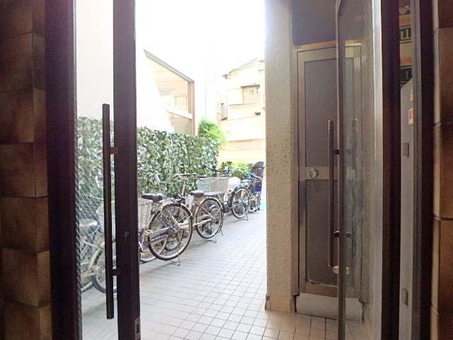 ホール①