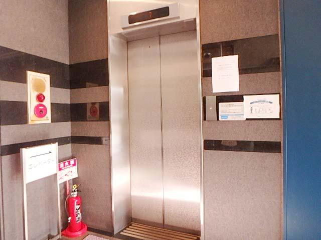 ホール①