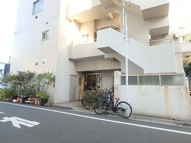エントランス①