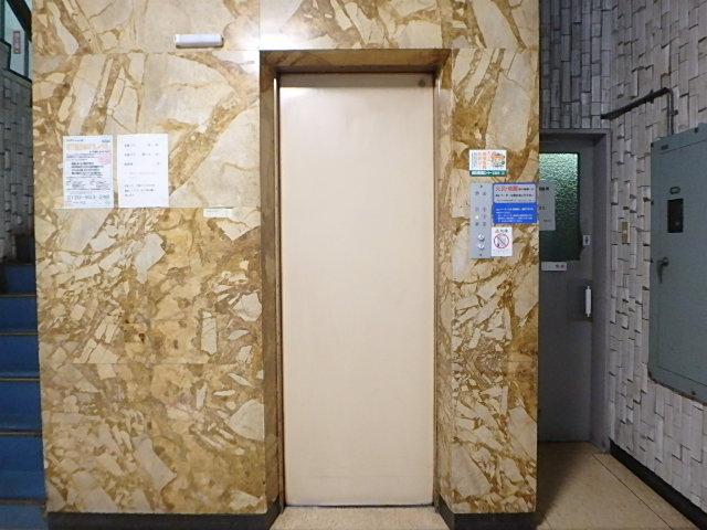 ホール②