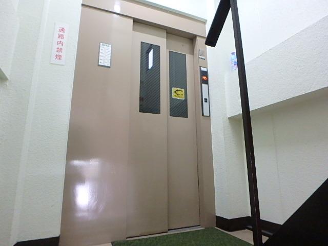 ホール④
