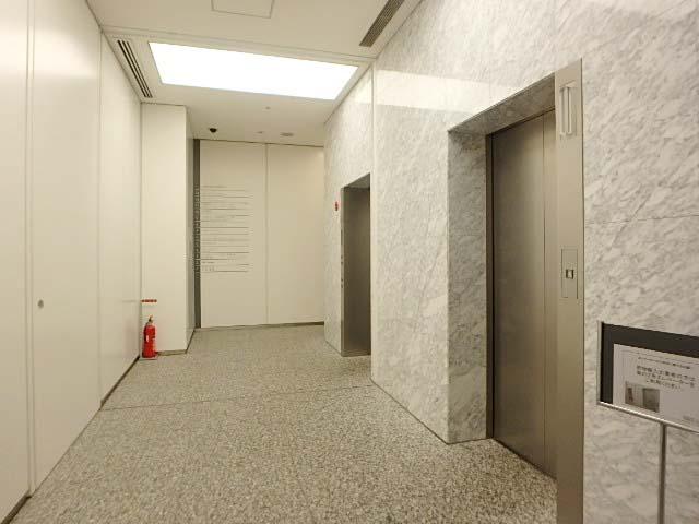 ホール①