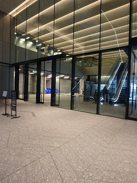 ホール③