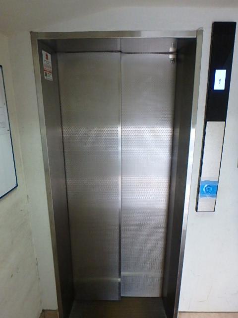 銀座プリンスビルホール②