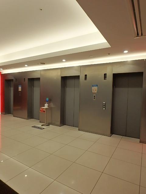 ホール①
