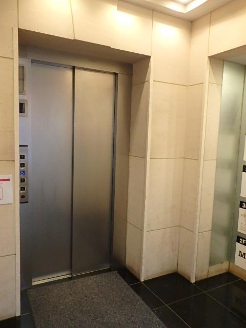 ホール③