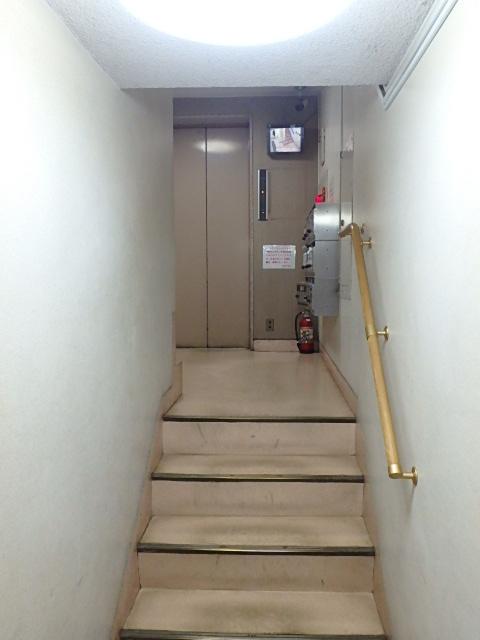ぜん屋ビルホール①