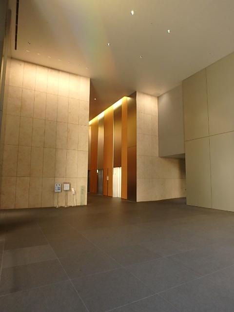 ホール①