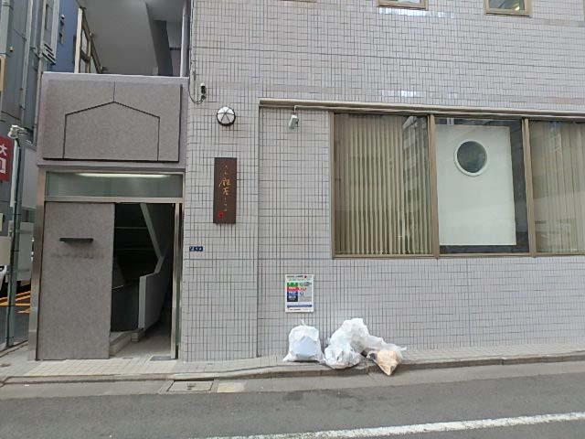 ＡＺ　Ｇｉｎｚａ　Ｅａｓｔエントランス①