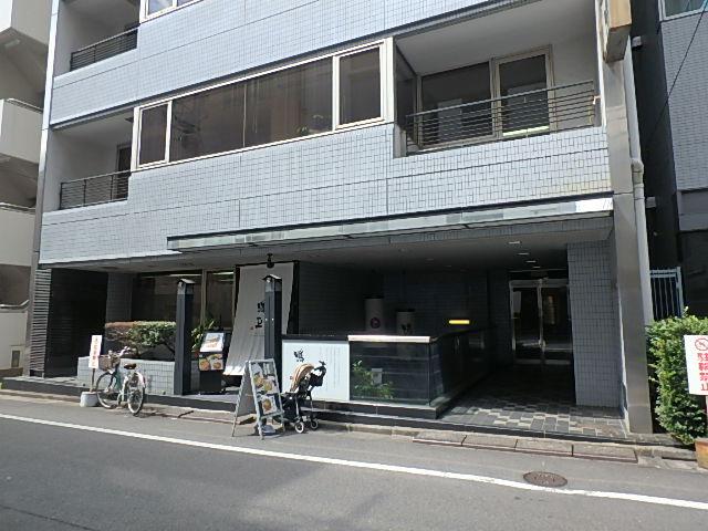 築地小山ビルエントランス①